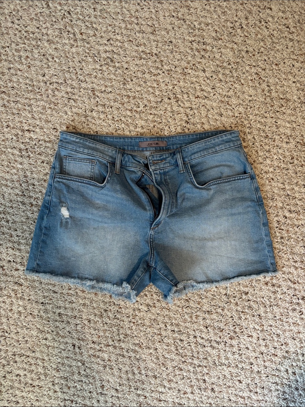 Joe’s jeans Women's Mid Blue Denim Cutoff Shorts like new with stretch